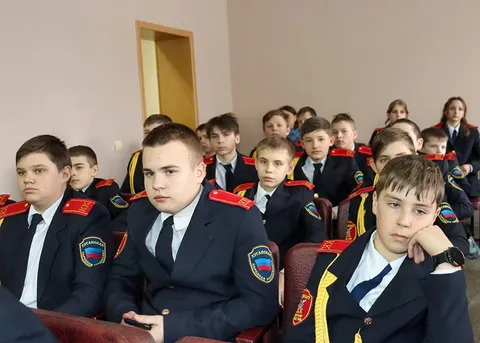 Кадеты в зрительном зале