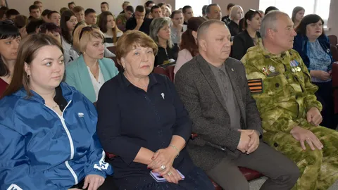 Гости в первом ряду зрительного зала