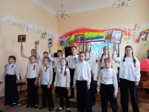 Хор с георгиевскими лентами